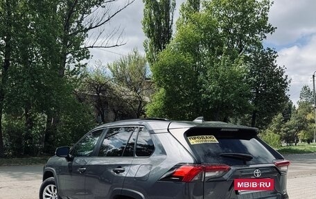 Toyota RAV4, 2019 год, 3 300 000 рублей, 4 фотография