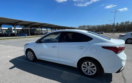 Hyundai Solaris II рестайлинг, 2018 год, 1 300 000 рублей, 3 фотография