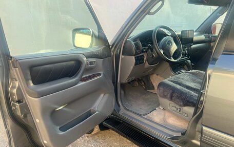 Toyota Land Cruiser 100 рестайлинг 2, 2001 год, 1 450 000 рублей, 10 фотография