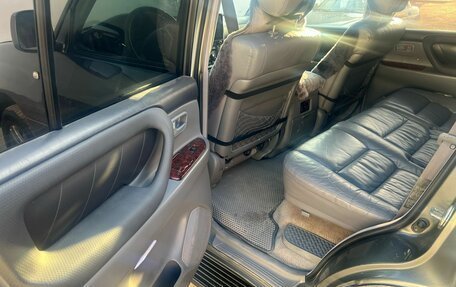Toyota Land Cruiser 100 рестайлинг 2, 2001 год, 1 450 000 рублей, 11 фотография