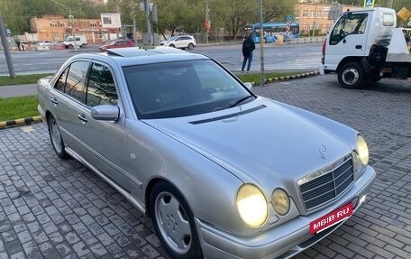 Mercedes-Benz E-Класс, 1996 год, 659 000 рублей, 6 фотография