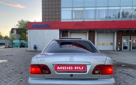Mercedes-Benz E-Класс, 1996 год, 659 000 рублей, 8 фотография
