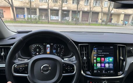 Volvo V60 Cross Country II, 2019 год, 3 500 000 рублей, 5 фотография