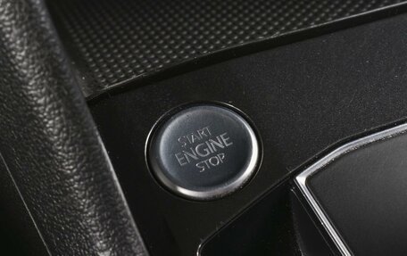 Volkswagen Tiguan II, 2018 год, 2 449 000 рублей, 19 фотография