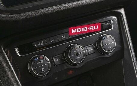 Volkswagen Tiguan II, 2018 год, 2 449 000 рублей, 15 фотография