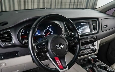 KIA Carnival III, 2019 год, 3 050 000 рублей, 14 фотография
