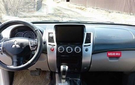 Mitsubishi Pajero Sport II рестайлинг, 2013 год, 1 870 000 рублей, 20 фотография