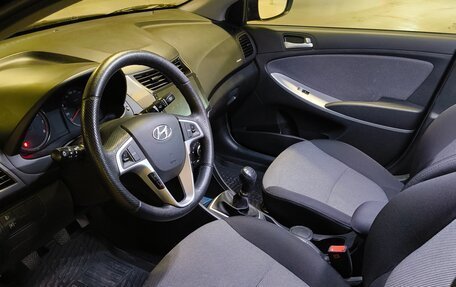 Hyundai Solaris II рестайлинг, 2013 год, 1 200 000 рублей, 12 фотография
