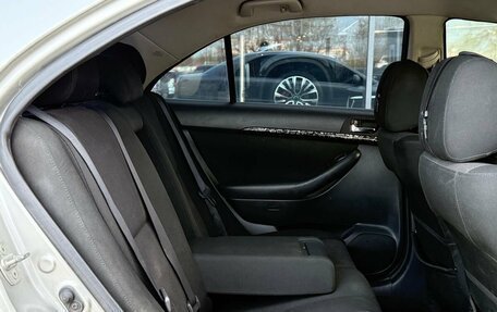 Toyota Avensis III рестайлинг, 2006 год, 1 000 000 рублей, 11 фотография