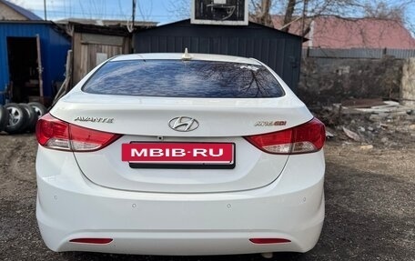 Hyundai Avante, 2012 год, 800 000 рублей, 4 фотография