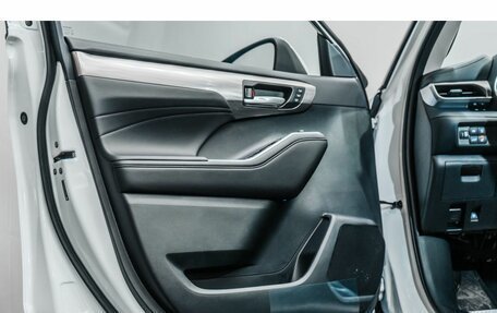 Toyota Highlander, 2025 год, 7 600 000 рублей, 25 фотография