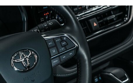 Toyota Highlander, 2025 год, 7 600 000 рублей, 22 фотография