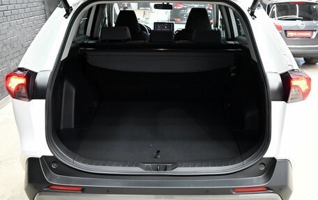 Toyota RAV4, 2020 год, 3 025 000 рублей, 6 фотография