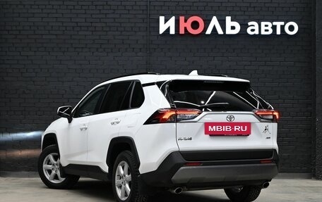 Toyota RAV4, 2020 год, 3 025 000 рублей, 4 фотография