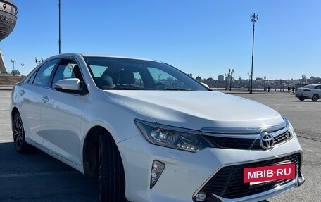 Toyota Camry, 2017 год, 2 050 000 рублей, 2 фотография