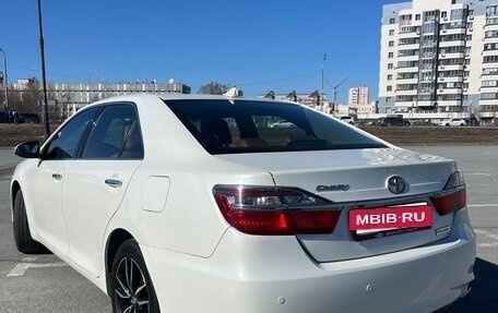 Toyota Camry, 2017 год, 2 050 000 рублей, 4 фотография