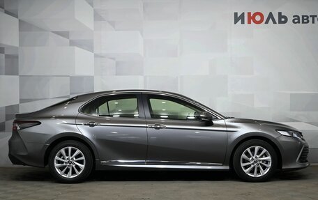 Toyota Camry, 2022 год, 3 990 000 рублей, 8 фотография
