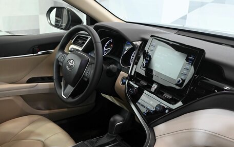 Toyota Camry, 2022 год, 3 990 000 рублей, 12 фотография