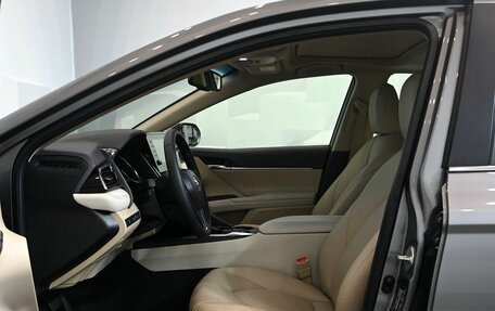 Toyota Camry, 2022 год, 3 990 000 рублей, 9 фотография