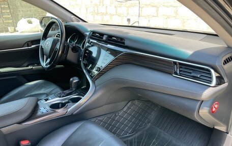 Toyota Camry, 2018 год, 2 990 000 рублей, 11 фотография