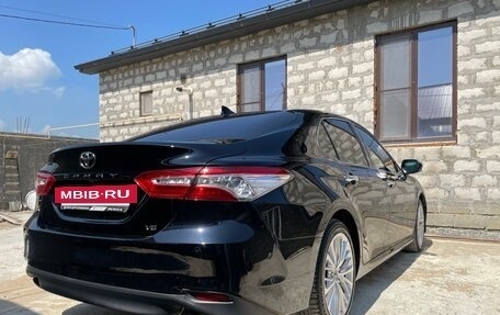 Toyota Camry, 2018 год, 2 990 000 рублей, 5 фотография