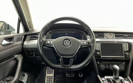 Volkswagen Passat B8 рестайлинг, 2017 год, 2 870 000 рублей, 16 фотография