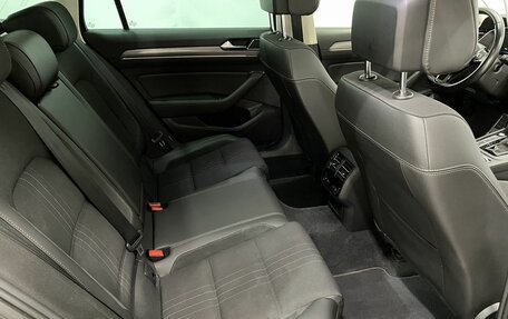 Volkswagen Passat B8 рестайлинг, 2017 год, 2 870 000 рублей, 18 фотография