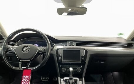 Volkswagen Passat B8 рестайлинг, 2017 год, 2 870 000 рублей, 11 фотография