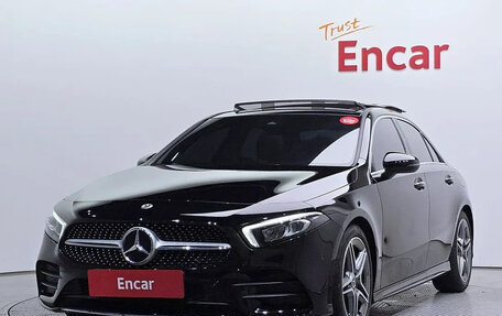 Mercedes-Benz A-Класс, 2021 год, 2 350 000 рублей, 2 фотография
