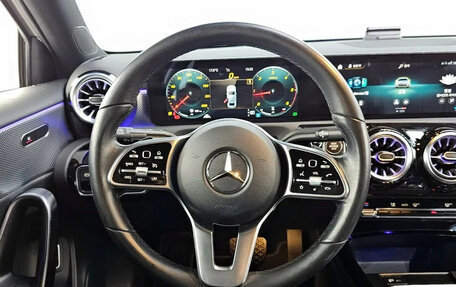 Mercedes-Benz A-Класс, 2021 год, 2 100 000 рублей, 9 фотография