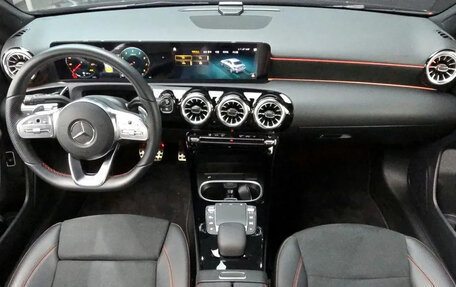 Mercedes-Benz A-Класс, 2021 год, 2 350 000 рублей, 12 фотография