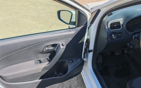 Volkswagen Polo VI (EU Market), 2015 год, 915 000 рублей, 10 фотография