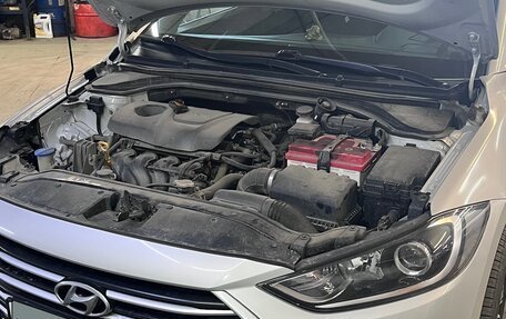 Hyundai Elantra VI рестайлинг, 2016 год, 1 330 000 рублей, 11 фотография