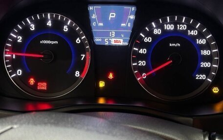 Hyundai Solaris II рестайлинг, 2013 год, 990 000 рублей, 3 фотография