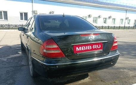 Mercedes-Benz E-Класс, 2003 год, 1 100 000 рублей, 9 фотография