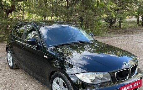 BMW 1 серия, 2010 год, 900 000 рублей, 3 фотография