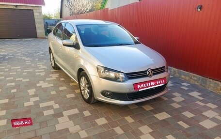 Volkswagen Polo VI (EU Market), 2015 год, 870 000 рублей, 2 фотография