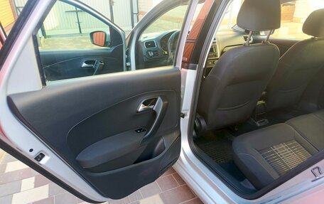 Volkswagen Polo VI (EU Market), 2015 год, 870 000 рублей, 17 фотография