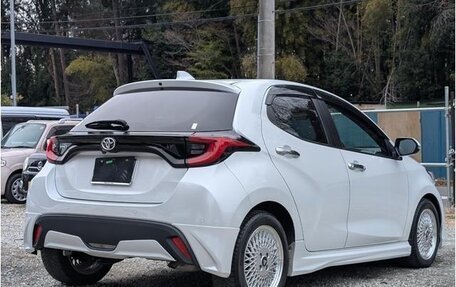 Toyota Yaris, 2022 год, 910 000 рублей, 4 фотография