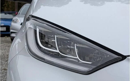 Toyota Yaris, 2022 год, 910 000 рублей, 9 фотография