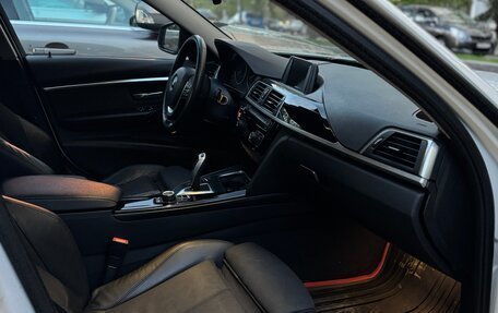 BMW 3 серия, 2016 год, 2 400 000 рублей, 14 фотография