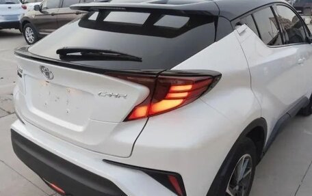 Toyota C-HR I рестайлинг, 2021 год, 1 600 000 рублей, 5 фотография