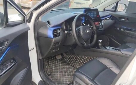 Toyota C-HR I рестайлинг, 2021 год, 1 600 000 рублей, 16 фотография