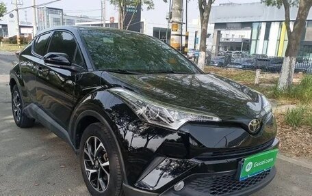 Toyota C-HR I рестайлинг, 2021 год, 1 640 000 рублей, 4 фотография