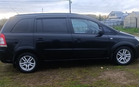 Opel Zafira B, 2008 год, 700 000 рублей, 3 фотография