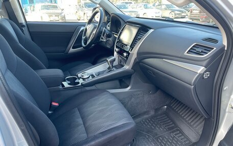 Mitsubishi Pajero Sport III рестайлинг, 2021 год, 3 450 000 рублей, 13 фотография