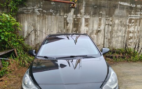 Hyundai Solaris II рестайлинг, 2011 год, 820 000 рублей, 3 фотография