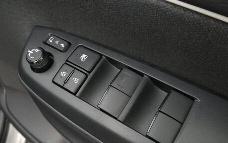 Toyota Yaris, 2022 год, 998 000 рублей, 35 фотография
