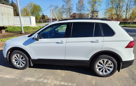 Volkswagen Tiguan II, 2019 год, 2 420 000 рублей, 1 фотография
