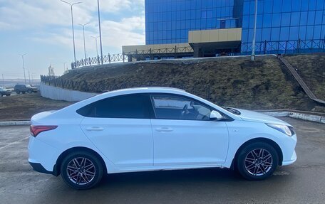 Hyundai Solaris II рестайлинг, 2021 год, 1 450 000 рублей, 6 фотография